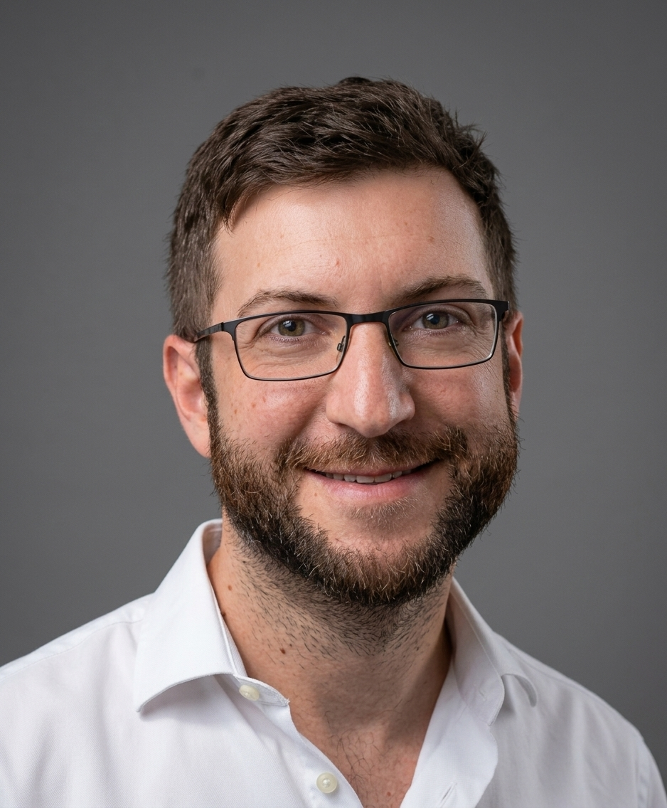 Juan Vila - Database and RAG Architect